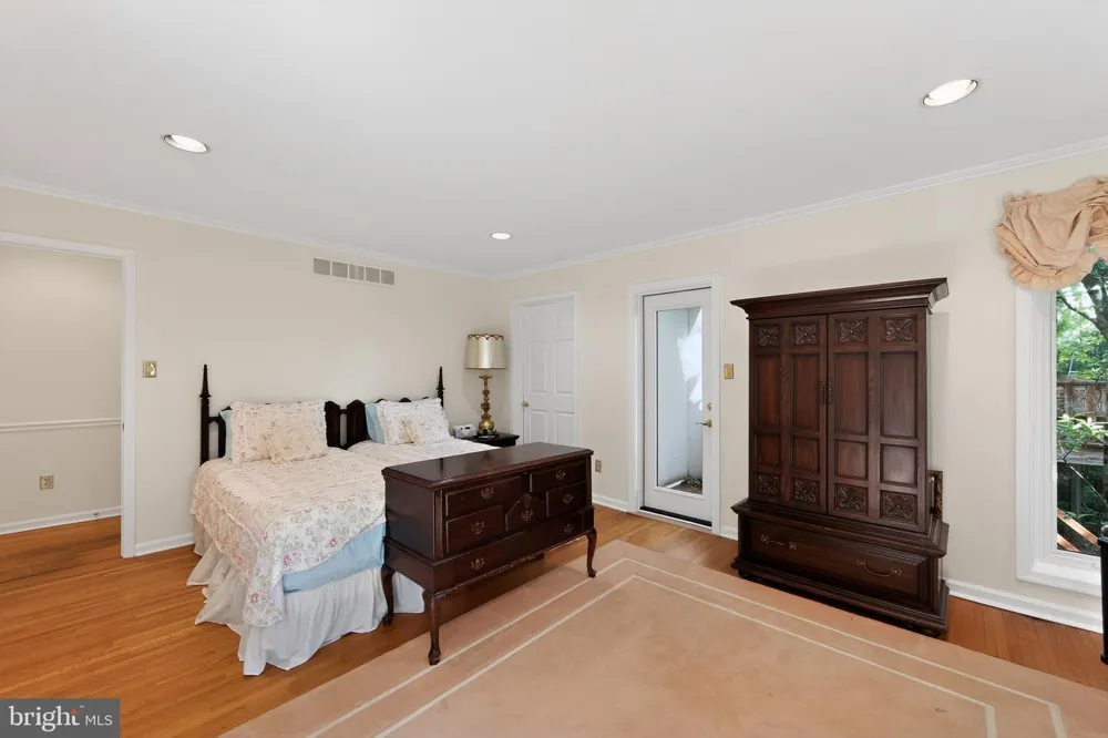 2119 COUNTY LINE ROAD Villanova, PA 19085