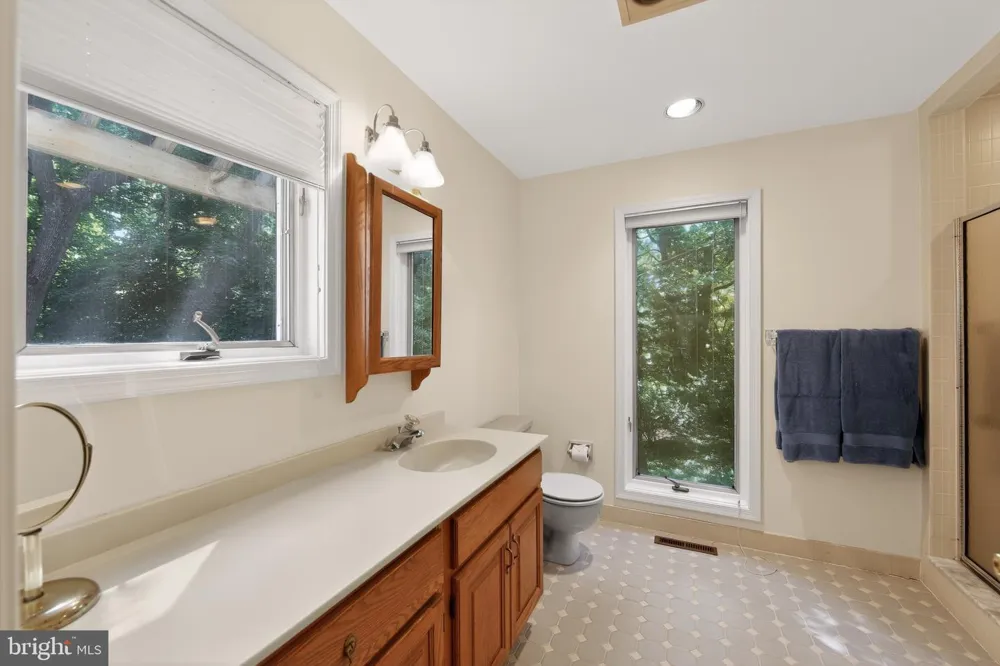 2119 COUNTY LINE ROAD Villanova, PA 19085