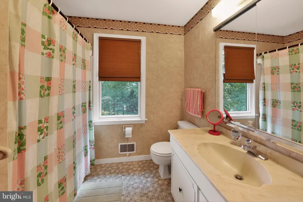 2119 COUNTY LINE ROAD Villanova, PA 19085