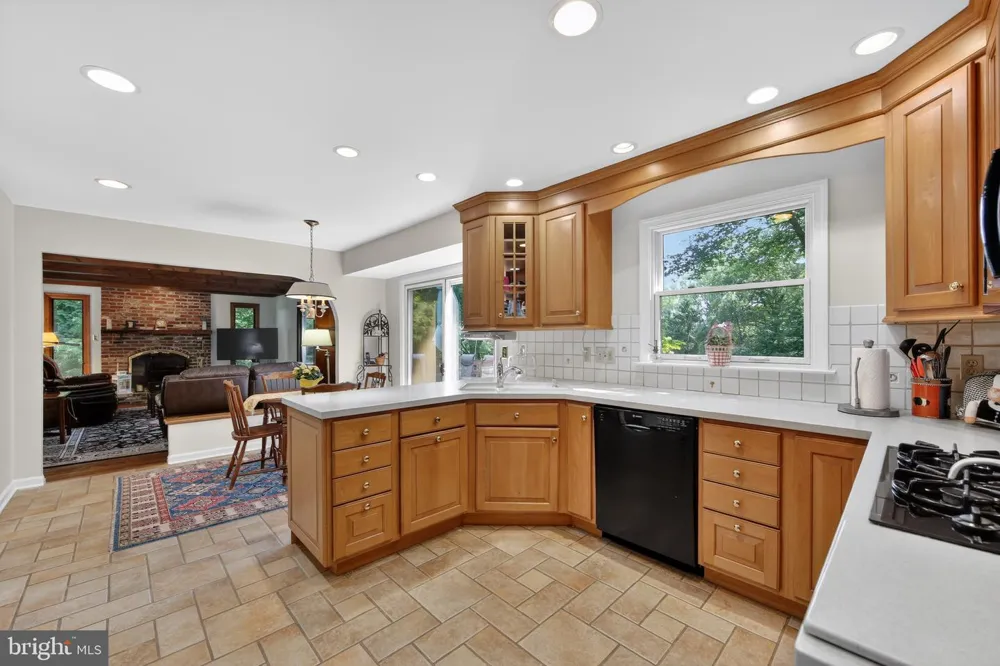 2119 COUNTY LINE ROAD Villanova, PA 19085