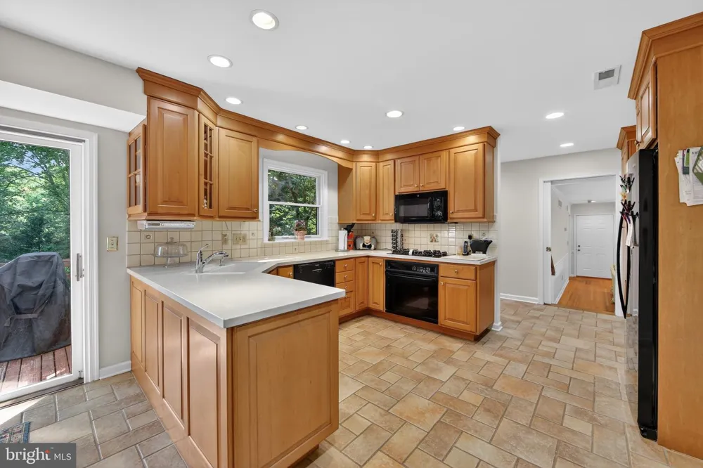 2119 COUNTY LINE ROAD Villanova, PA 19085