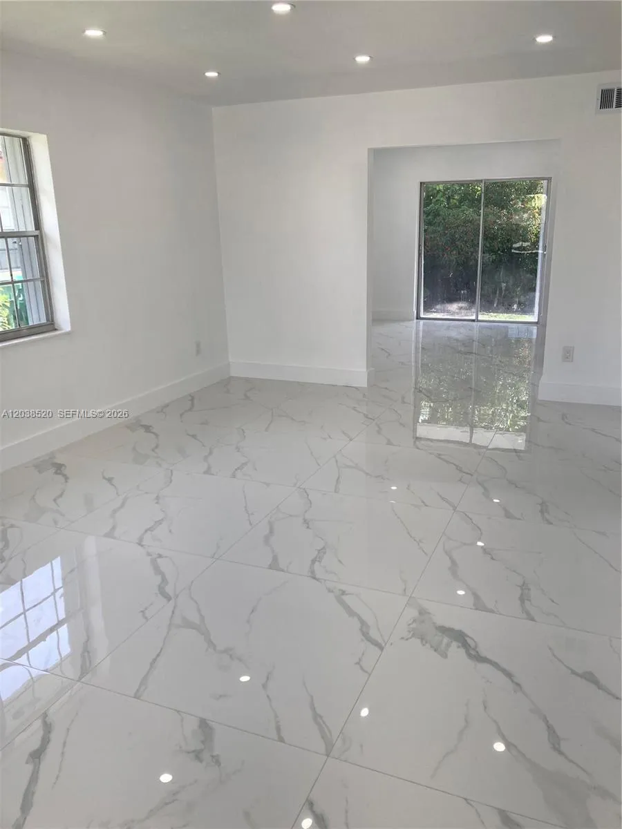 18765 SW 100th Ave #18765 Cutler Bay, FL 33157