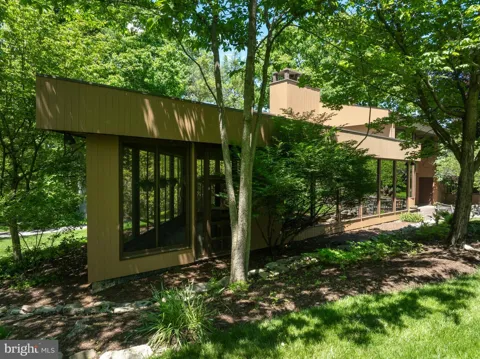 602 WINDMILL ROAD
