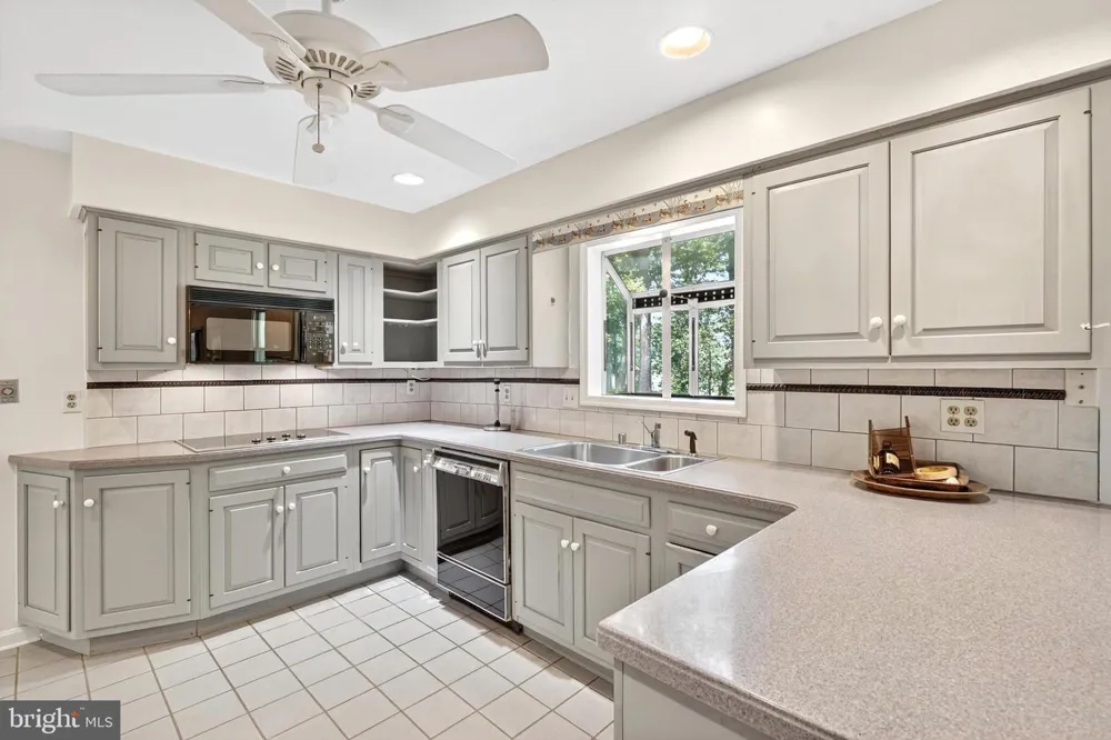 700 HOLLY DRIVE Annapolis, MD 21409