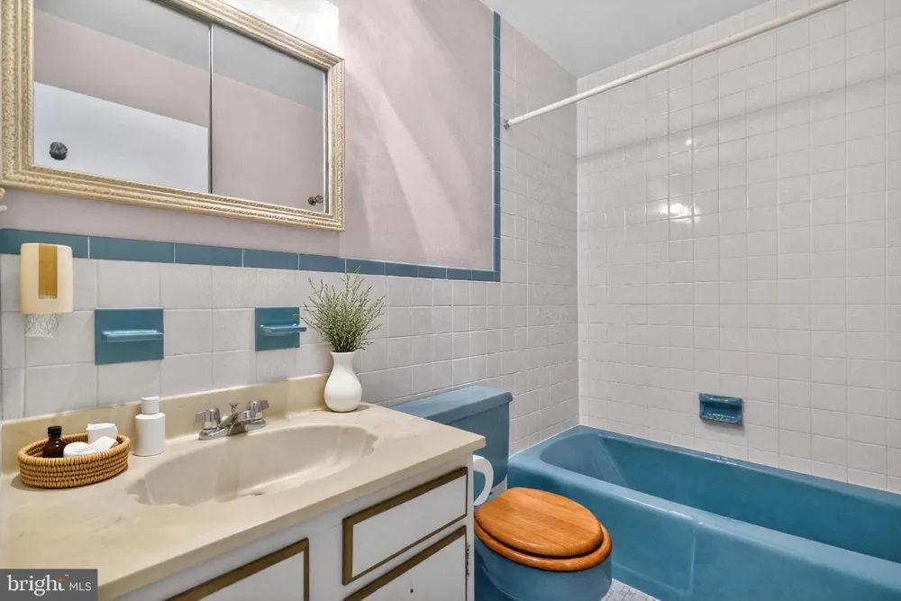 700 HOLLY DRIVE Annapolis, MD 21409