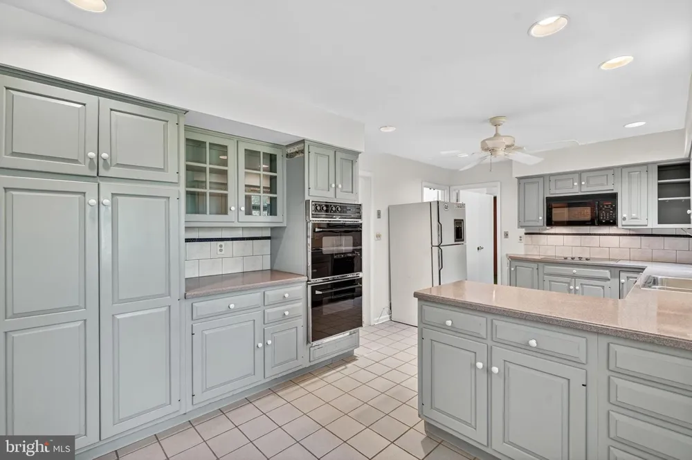 700 HOLLY DRIVE Annapolis, MD 21409