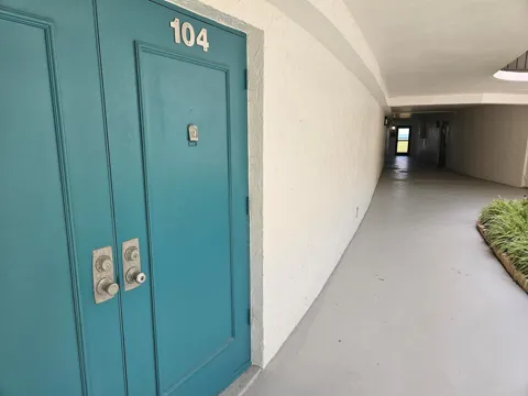1357 NE Ocean #104