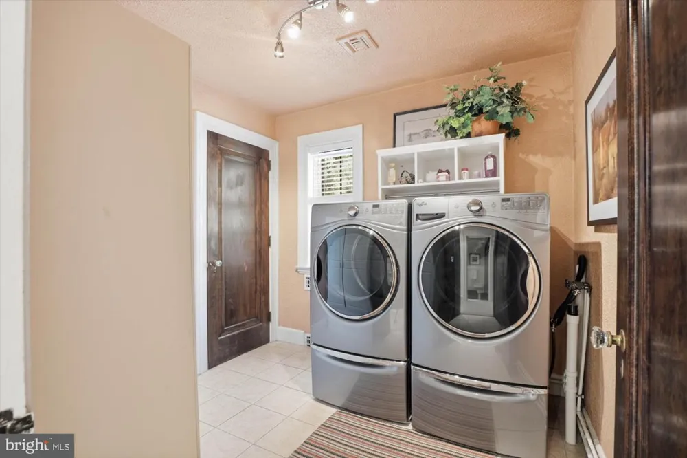 158 WILSON DRIVE Lancaster, PA 17603