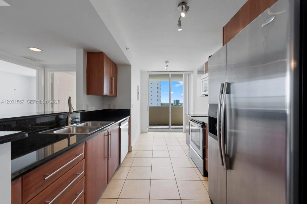 3232 SW 22nd Ter #802 Miami, FL 33145
