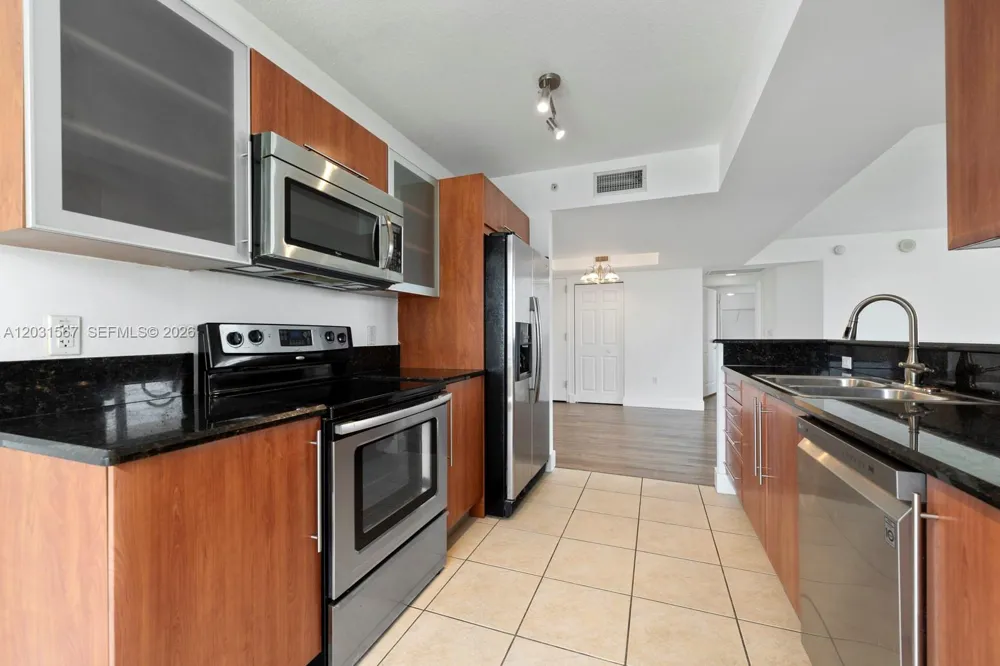 3232 SW 22nd Ter #802 Miami, FL 33145