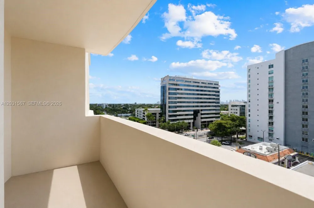 3232 SW 22nd Ter #802 Miami, FL 33145