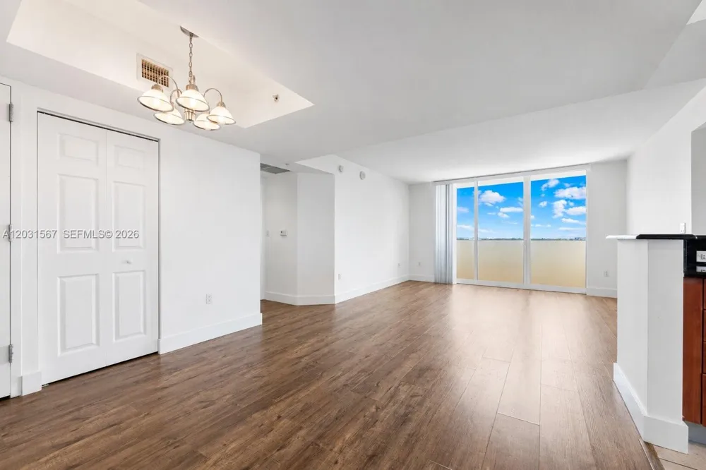 3232 SW 22nd Ter #802 Miami, FL 33145