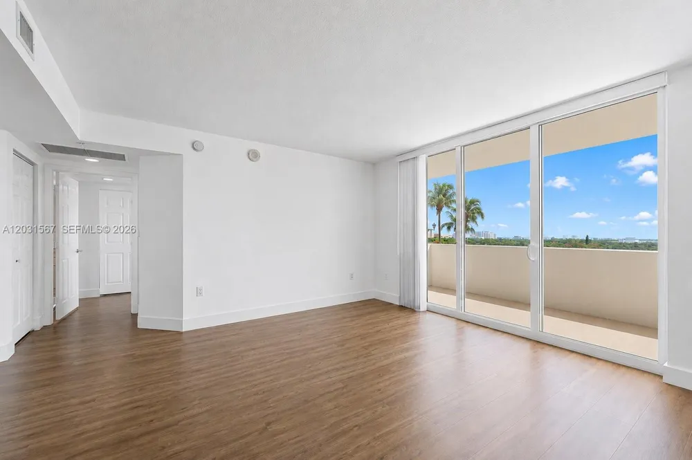 3232 SW 22nd Ter #802 Miami, FL 33145