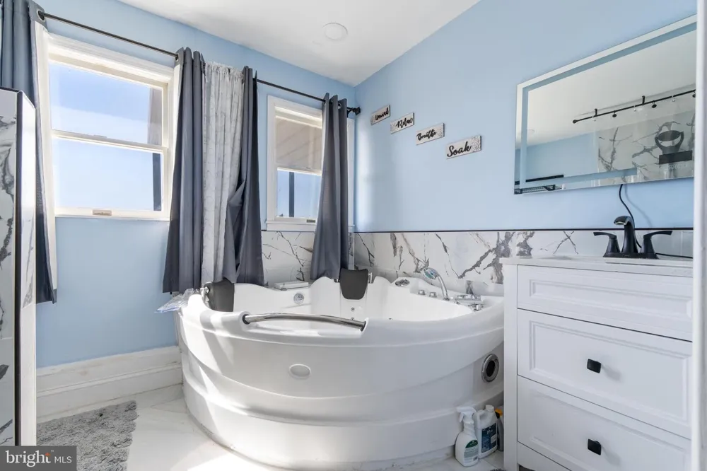49 DELAWARE DRIVE Penns Grove, NJ 08069