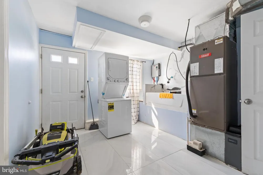 49 DELAWARE DRIVE Penns Grove, NJ 08069