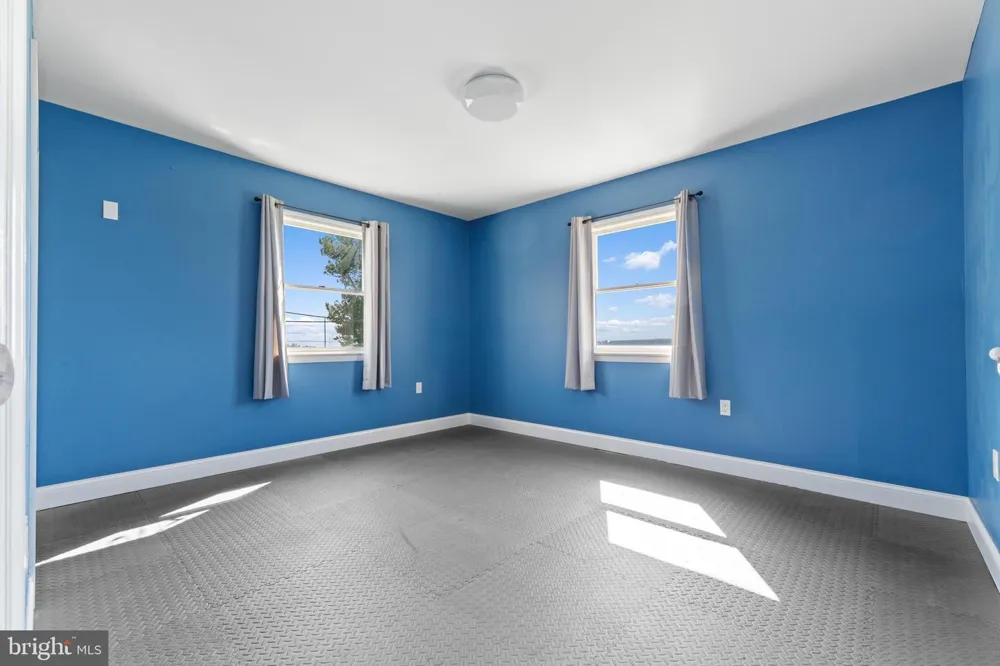 49 DELAWARE DRIVE Penns Grove, NJ 08069