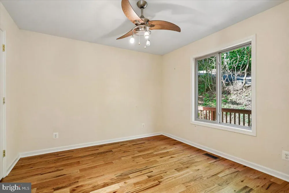 250 LAFAYETTE LANE Paris, VA 20130