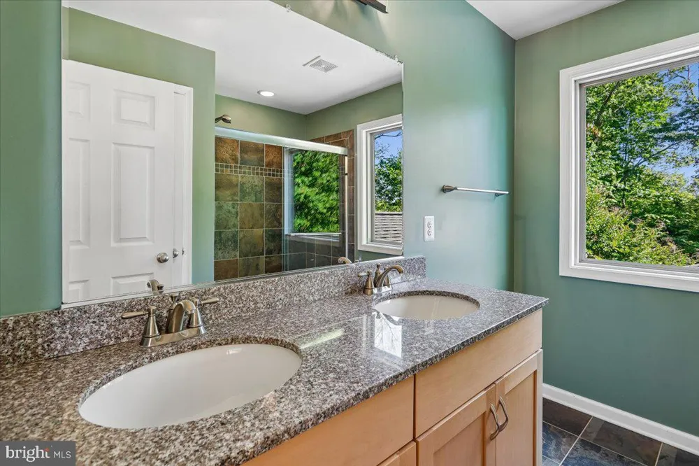 250 LAFAYETTE LANE Paris, VA 20130