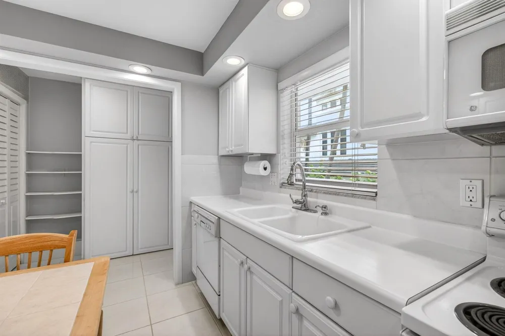 2701 S Ocean Boulevard #21 Highland Beach, FL 33487