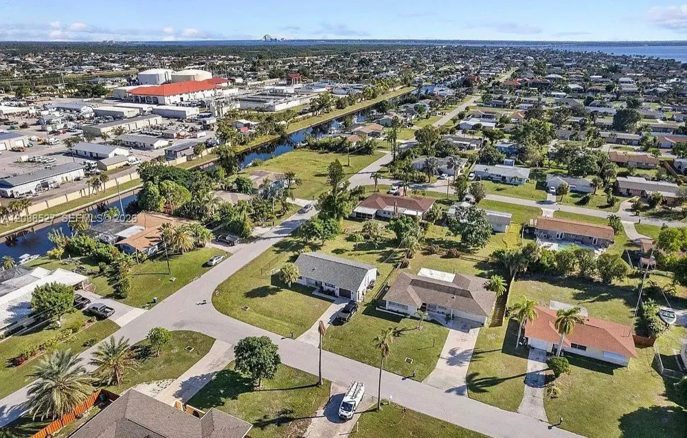 2623 SE 17 AVE #2623 Cape Coral, FL 33904