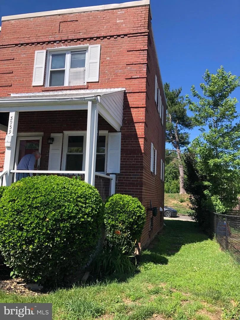 3039 MANNING Alexandria, VA 22305