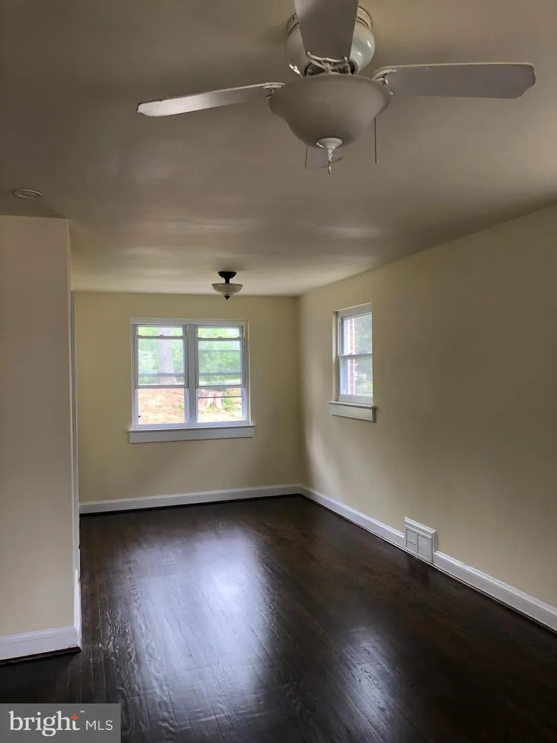 3039 MANNING Alexandria, VA 22305