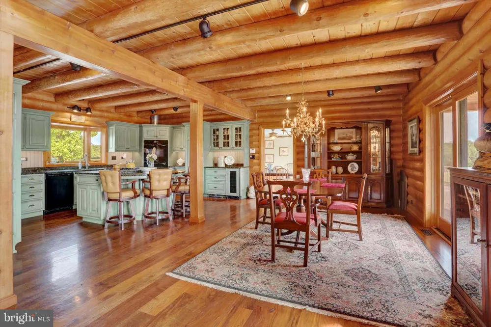 2002 TANEYTOWN ROAD Gettysburg, PA 17325