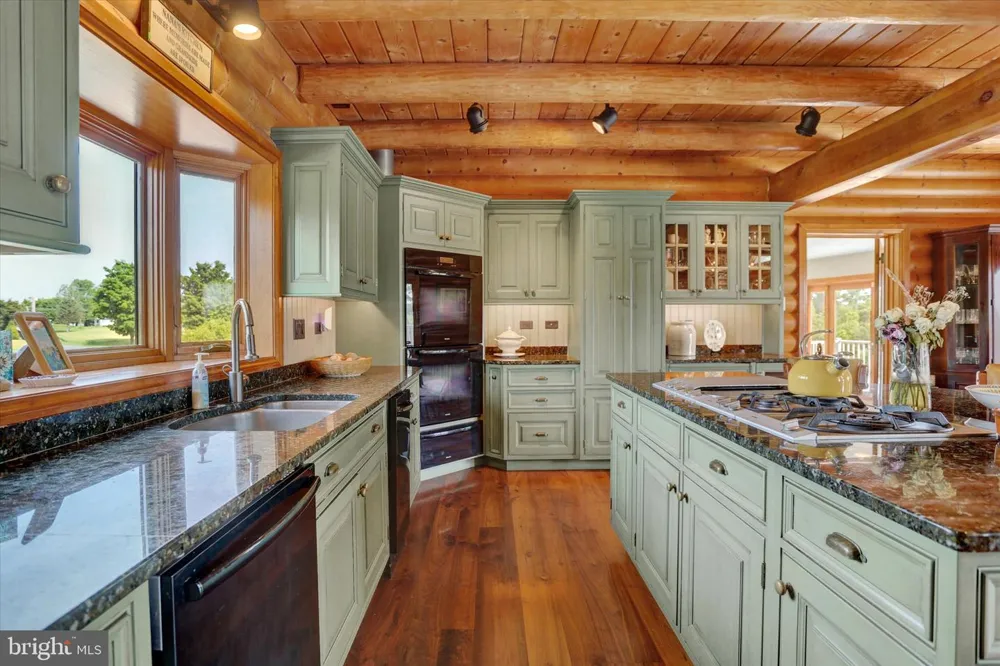 2002 TANEYTOWN ROAD Gettysburg, PA 17325