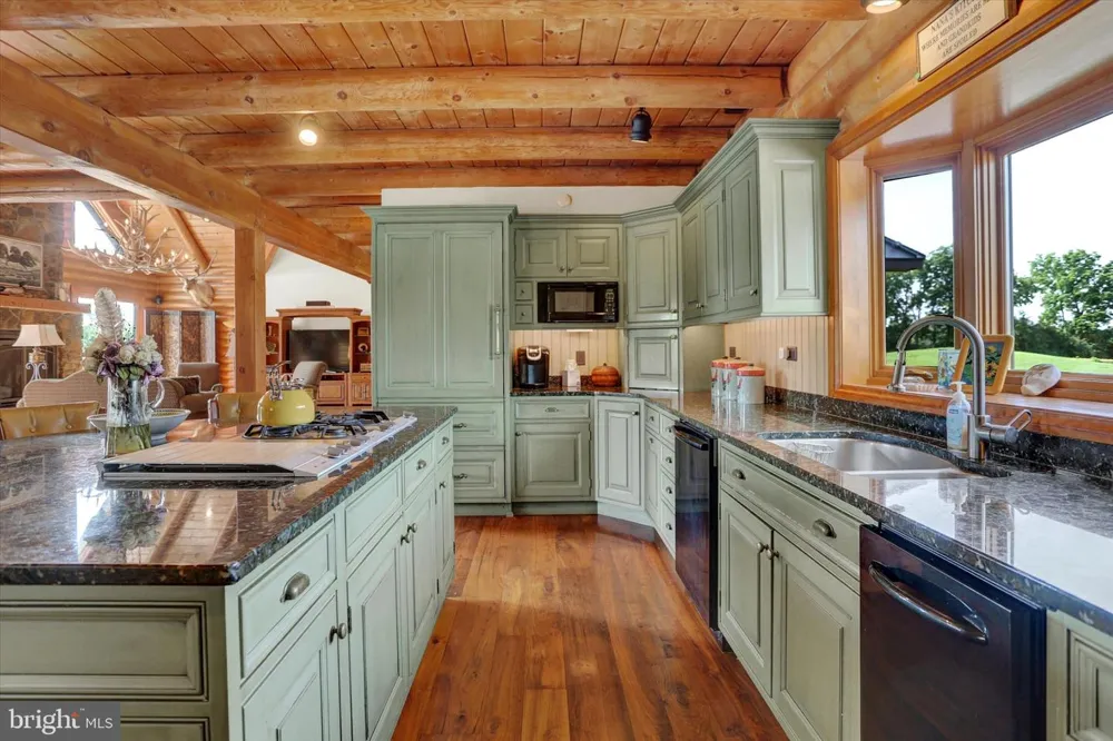 2002 TANEYTOWN ROAD Gettysburg, PA 17325
