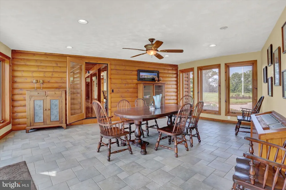2002 TANEYTOWN ROAD Gettysburg, PA 17325