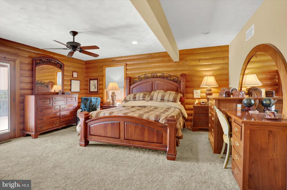 2002 TANEYTOWN ROAD Gettysburg, PA 17325