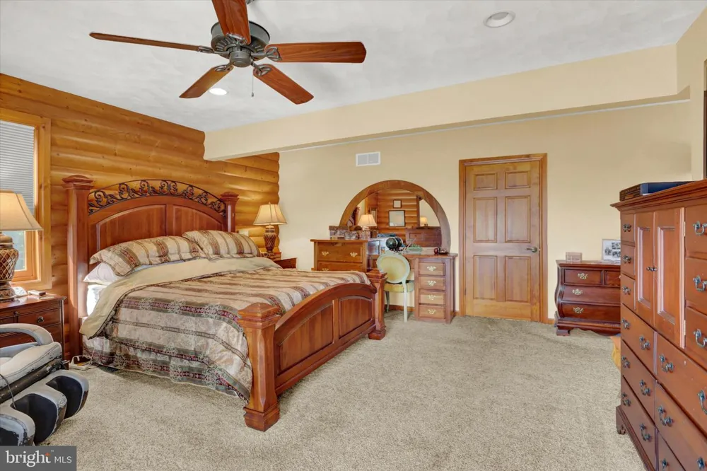 2002 TANEYTOWN ROAD Gettysburg, PA 17325
