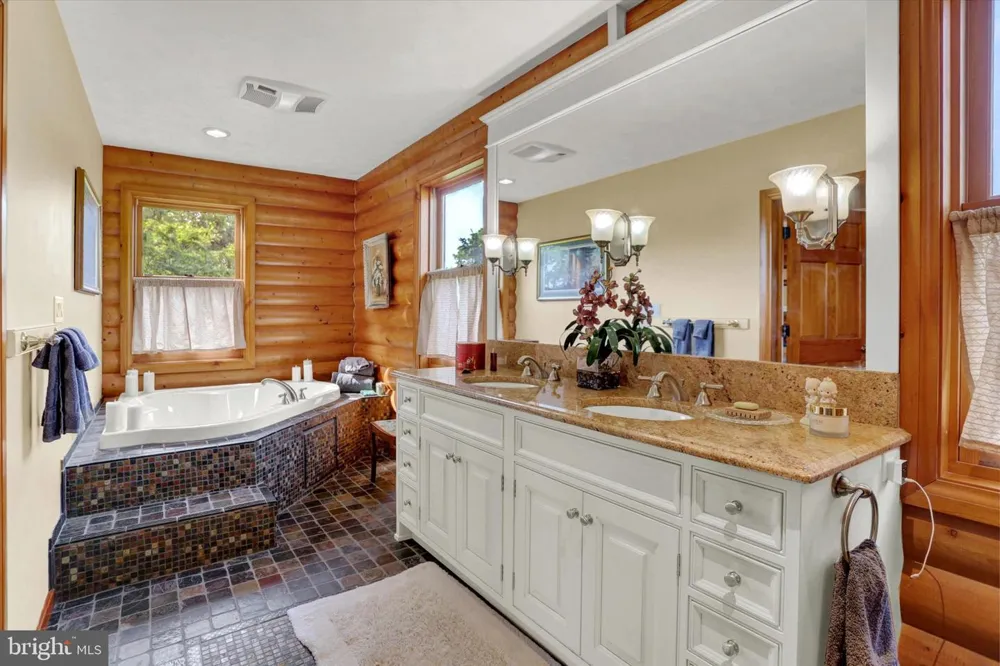 2002 TANEYTOWN ROAD Gettysburg, PA 17325