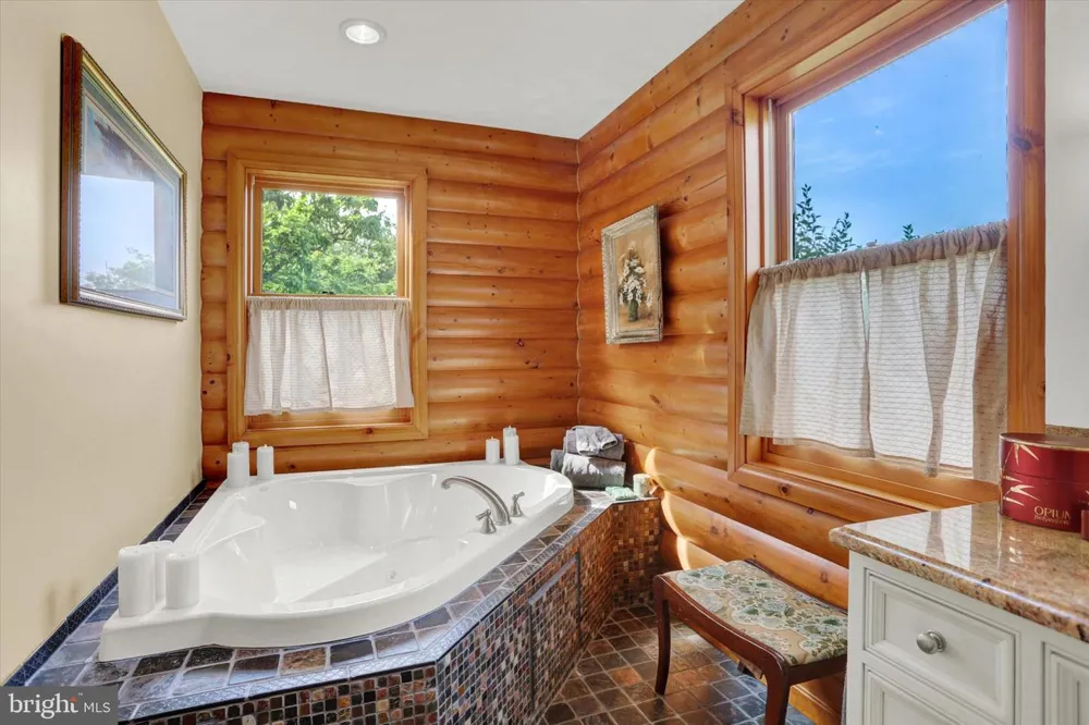 2002 TANEYTOWN ROAD Gettysburg, PA 17325