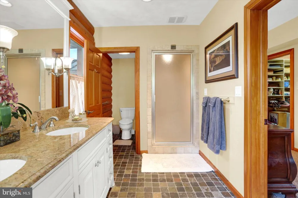 2002 TANEYTOWN ROAD Gettysburg, PA 17325