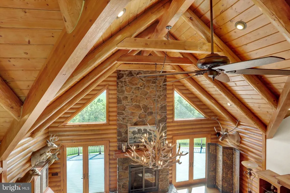 2002 TANEYTOWN ROAD Gettysburg, PA 17325