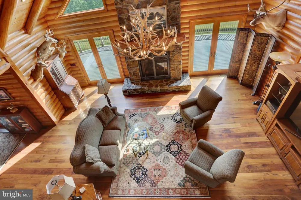 2002 TANEYTOWN ROAD Gettysburg, PA 17325