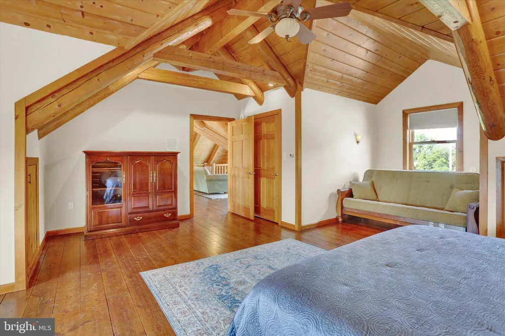 2002 TANEYTOWN ROAD Gettysburg, PA 17325