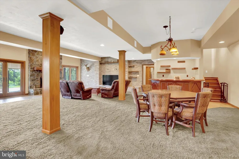 2002 TANEYTOWN ROAD Gettysburg, PA 17325