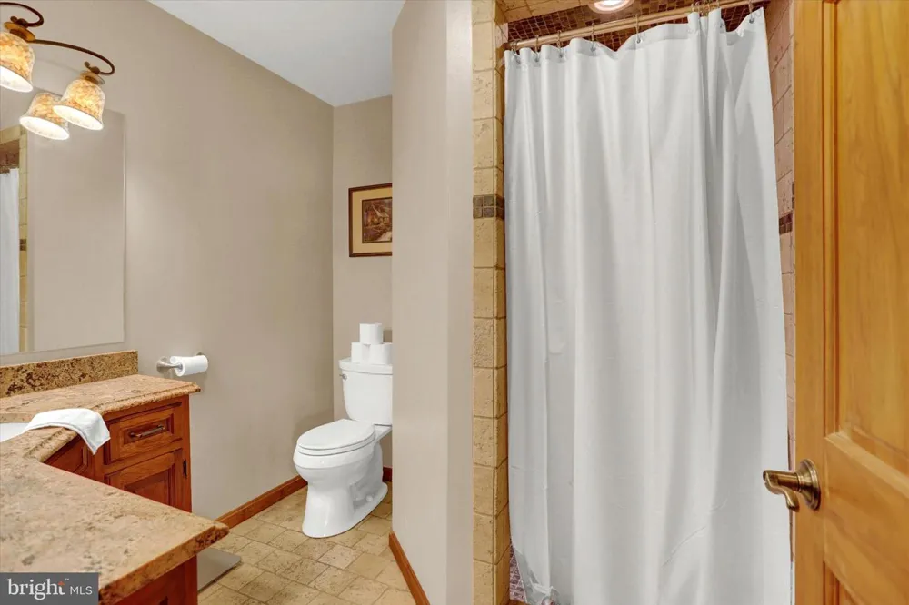 2002 TANEYTOWN ROAD Gettysburg, PA 17325