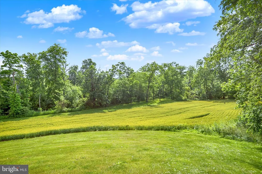 2002 TANEYTOWN ROAD Gettysburg, PA 17325