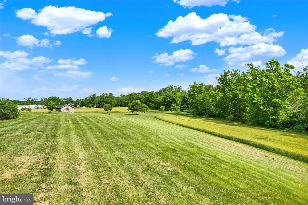 2002 TANEYTOWN ROAD Gettysburg, PA 17325