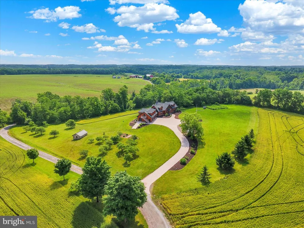 2002 TANEYTOWN ROAD Gettysburg, PA 17325