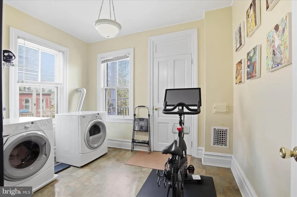 231 MULBERRY STREET Lancaster, PA 17603