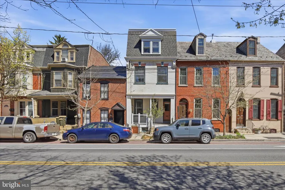231 MULBERRY STREET Lancaster, PA 17603