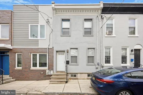 2036 DARIEN STREET