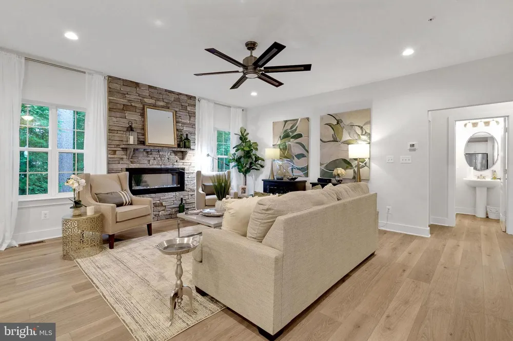 ARNOLD ROAD Glenville, PA 17329