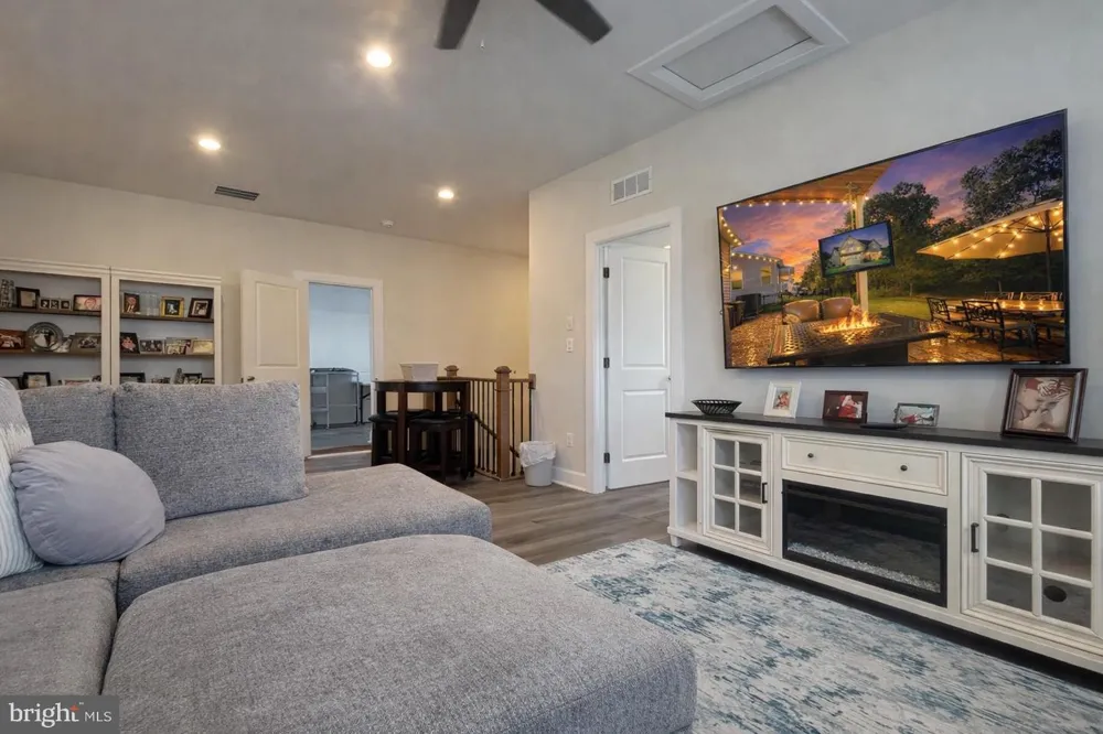 42356 NATCHEZ DRIVE Leesburg, VA 20175