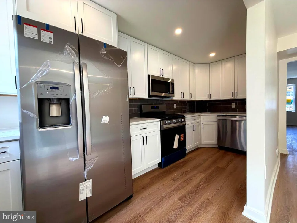 1162 TAYLOR DRIVE Folcroft, PA 19032