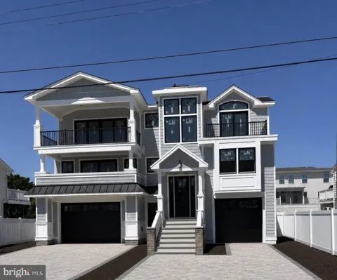 309 W 16TH STREET